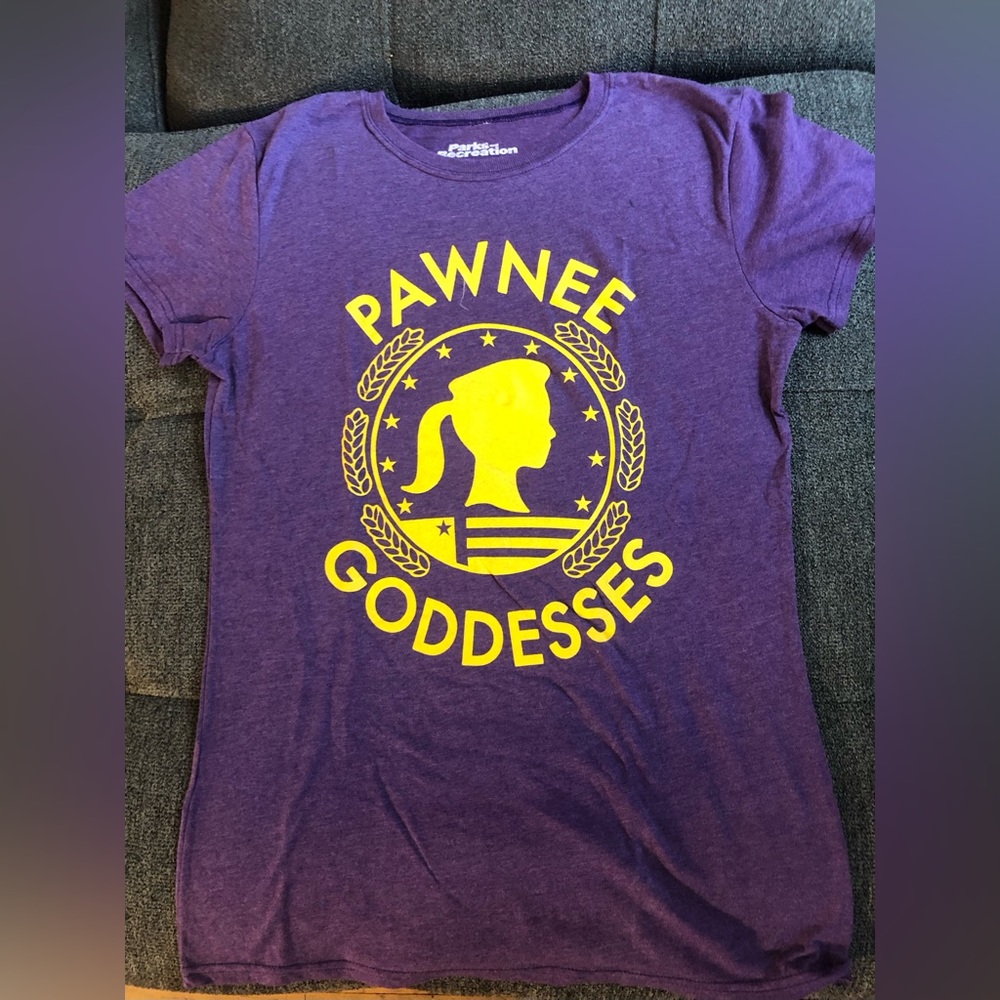 Parks & Recreation Pawnee Goddesses, size Large